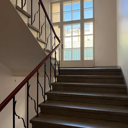 Bright Floor In Kamppi, Downtown Apartment